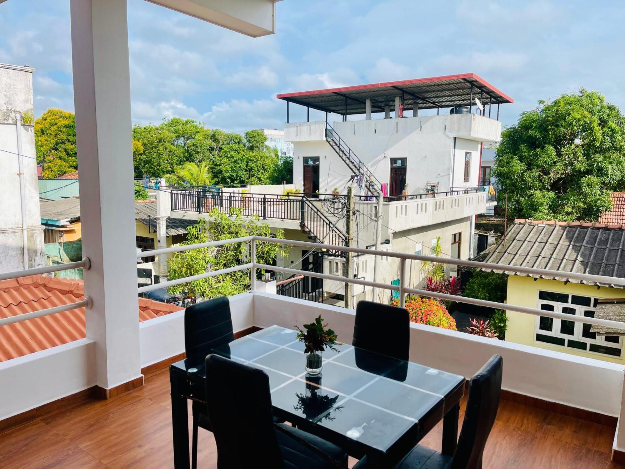 Sand & Surf Guest House Negombo Exteriör bild